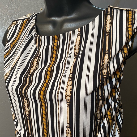 Premise equestrian motif striped sleeveless top with front rushing - Picture 8 of 16